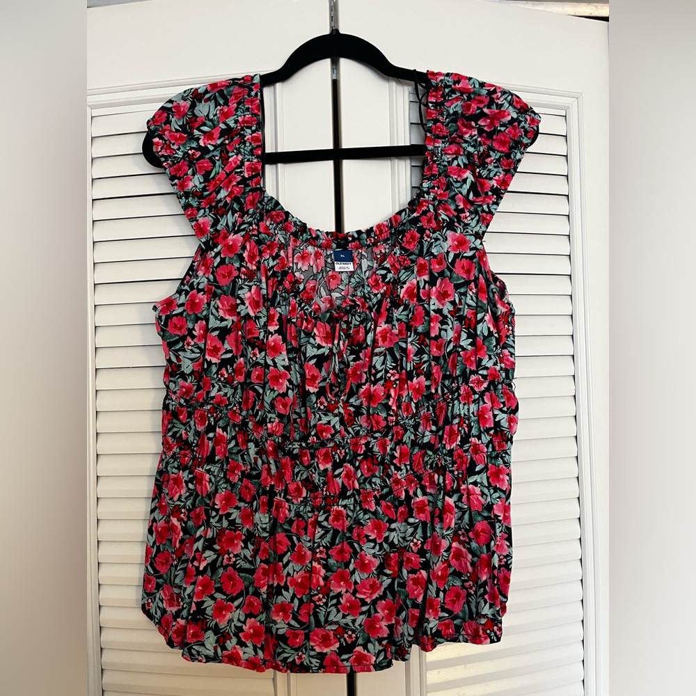 Old Navy women’s two-way shirt
